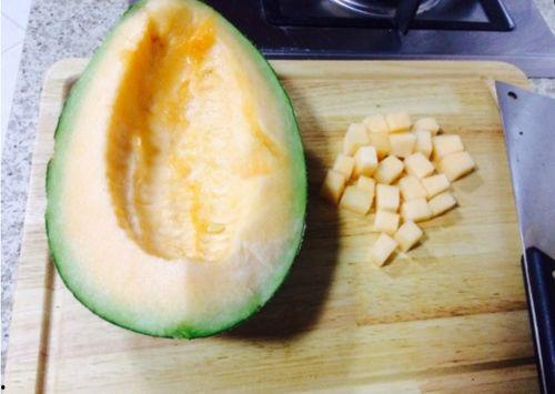 哈密瓜炒菜咋做吃的视频,夏日清爽家常菜制作教程