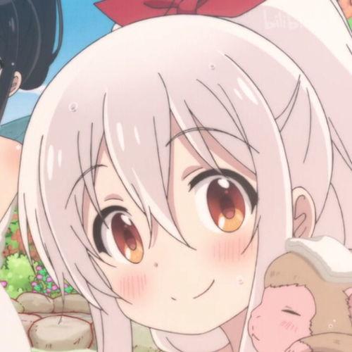 吃瓜图片女孩可爱动漫视频,动漫女孩的甜蜜吃瓜时光