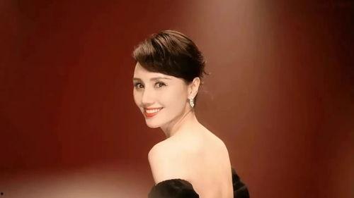 女明星吃大瓜是谁啊视频,女明星吃大瓜视频背后的真相