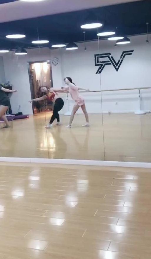 吃瓜学妹跳舞视频在线观看,在线观看引热议